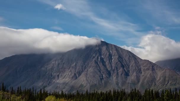 Canadian Rocky Mountain Paisaje Tiempo de caducidad. — Vídeo de stock