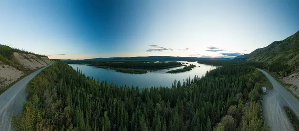 Veduta aerea della strada panoramica nella natura canadese — Foto Stock