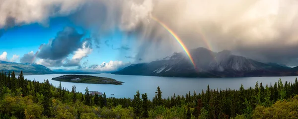 Vista Panorâmica Canadense Natureza, Montanhas e Lago — Fotografia de Stock