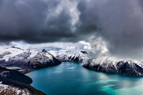 Prachtig uitzicht op het meer van Garibaldi — Stockfoto