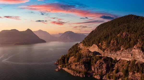 Sea to Sky Hwy en Howe Sound cerca de Horseshoe Bay — Foto de Stock