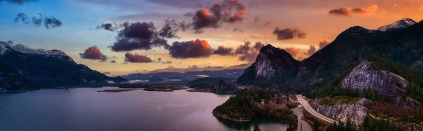 Letecký panoramatický výhled na moře na dálnici Sky — Stock fotografie