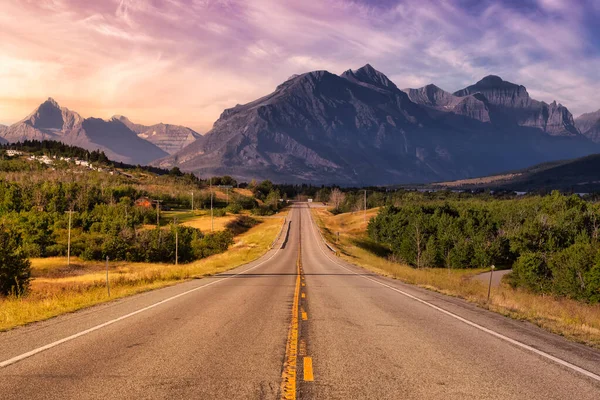 Scenic Highway with American Rocky Mountain — Stock Photo, Image