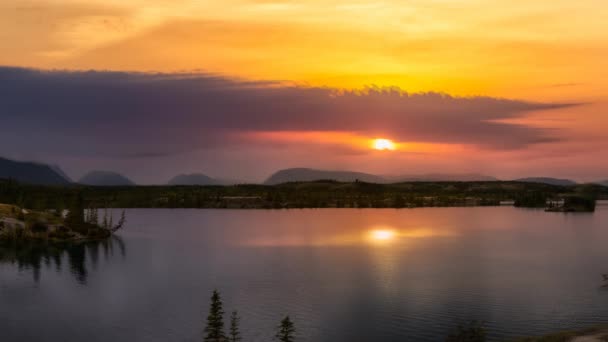 Cinemagraph Animation en boucle continue. Belle vue sur Lewes Lake pendant la saison automnale — Video