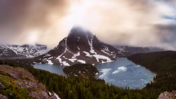 Cinemagraph Continuous Loop Animation. Bela vista da paisagem canadense da montanha rochosa — Vídeo de Stock