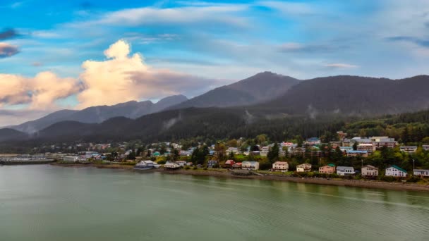 Cinemagraph Continuous Loop Animation (en inglés). Hermosa vista de una pequeña ciudad, Juneau, Alaska, EE.UU. — Vídeos de Stock