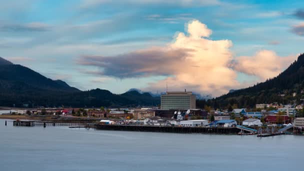 Cinemagraph Continuous Loop Animation. Bela vista de uma pequena cidade, Juneau, Alaska, EUA — Vídeo de Stock