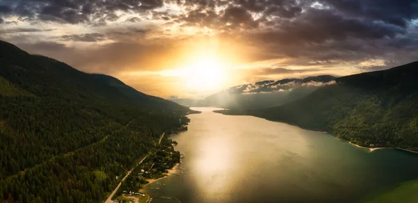 Uitzicht vanuit de lucht op de rivier de Kootenay — Stockfoto