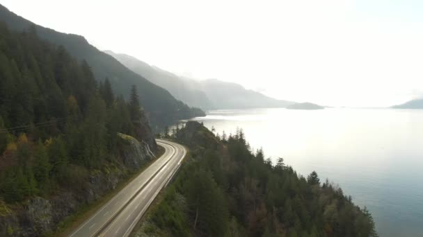 Morze do Nieba Hwy w Howe Sound w pobliżu Squamish — Wideo stockowe