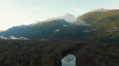 Kanada Dağ Manzarası Güzel Hava Panoramik Manzarası