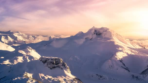 Cinemagraph Continuous Loop Animation. Bela paisagem aérea vista de picos de montanha — Vídeo de Stock