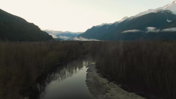 Bella vista panoramica aerea del paesaggio montano canadese — Video Stock
