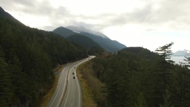 Sea to Sky Hwy in Howe Sound near Squamish — Stock video