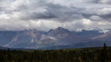 Kanada Kayalık Dağ Manzarası Zaman Süreleri.