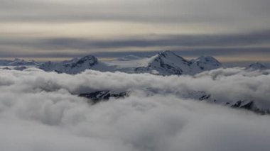 Whistler Dağı ve Kanada Doğa Manzarası 'nın Güzel Zaman Hızı Görünümü