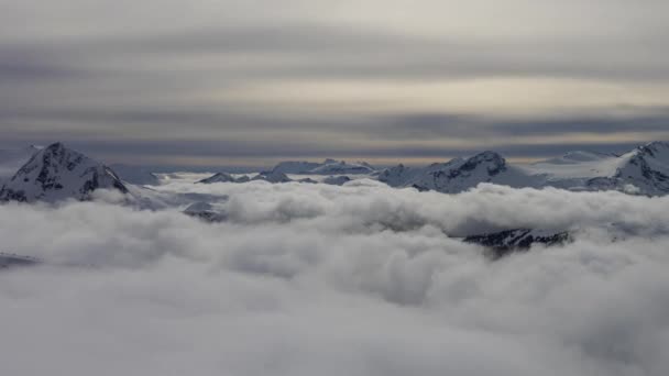 휘슬러 산 과 캐나다 자연 경관의 아름다운 타임 랩스 전망 — 비디오