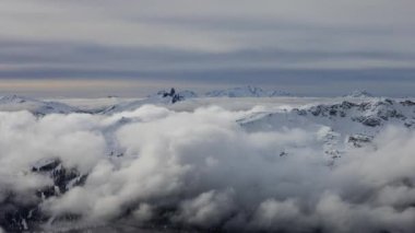 Whistler Dağı ve Kanada Doğa Manzarası 'nın Güzel Zaman Hızı Görünümü