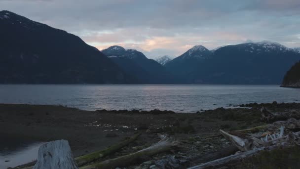 Krásný panoramatický pohled na kanadskou horskou krajinu — Stock video