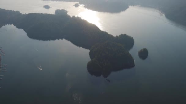 Luftaufnahme aus dem Flugzeug von Cosy Cove, Deep Cove und Indian Arm — Stockvideo