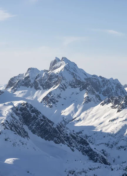 Karla kaplı Kanada Dağ Manzarası — Stok fotoğraf