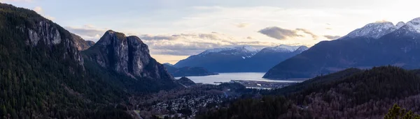 Paesaggio montano canadese a Squamish, BC — Foto Stock