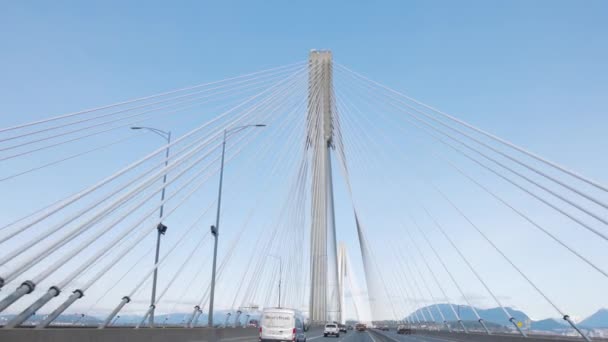 Dirigir na Trans-Canada Highway Across Port Mann Bridge — Vídeo de Stock