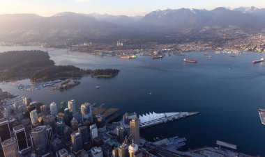 Vancouver Havaalanından Hava Görüntüsü Şehir Merkezi, British Columbia, Kanada