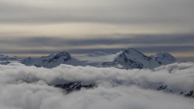 Whistler Dağı ve Kanada Doğa Manzarası 'nın Güzel Zaman Hızı Görünümü