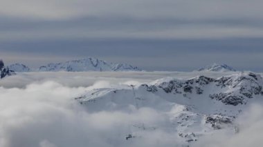 Whistler Dağı ve Kanada Doğa Manzarası 'nın Güzel Zaman Hızı Görünümü