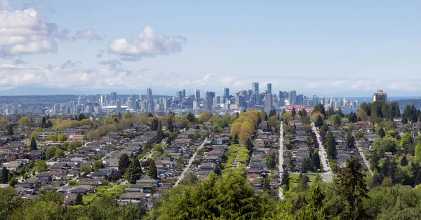 Blick auf Wohnhäuser im Vorort einer modernen Stadt — Stockfoto