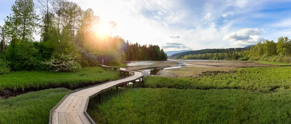 Ścieżka brzegowa, Port Moody, Greater Vancouver, Kolumbia Brytyjska, Kanada — Zdjęcie stockowe