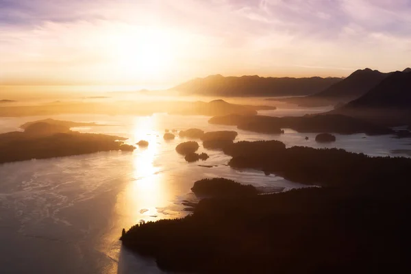 Flygfoto kanadensiska landskap vid västra Stilla havet kusten. — Stockfoto