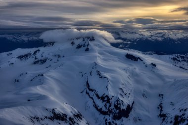 Kanada Dağ Manzarası Uçağı 'ndan Hava Görüntüsü