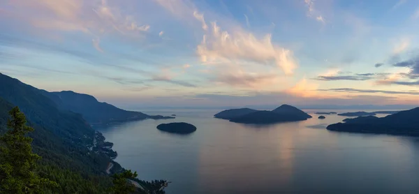 Tunnel Bluffs Hike, in Howe Sound, ten noorden van Vancouver, British Columbia, Canada. — Stockfoto