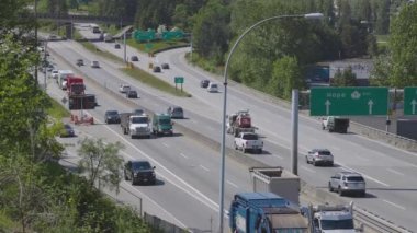 İkinci Narrows Köprüsü yakınlarındaki 1. otoyolda trafik vardı.