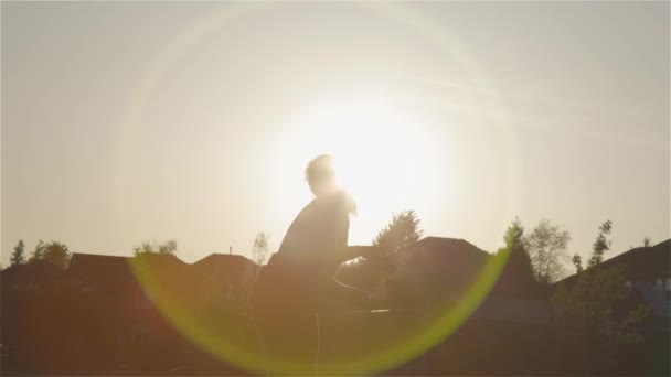 Biała Biała Dorosła Kobieta Grająca Ultimate Frisbee — Wideo stockowe