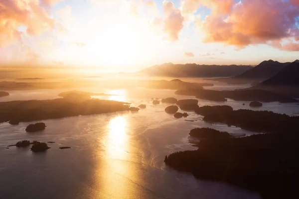 Flygfoto kanadensiska landskap vid västra Stilla havet kusten — Stockfoto