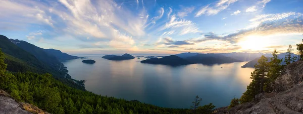 Tunnel Bluffs Hike, Howe Sound, a nord di Vancouver, Columbia Britannica, Canada — Foto Stock