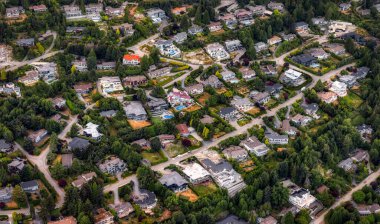 British Properties, West Vancouver, BC, Kanada 'daki lüks evlerin hava görüntüsü
