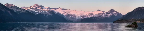 Vue panoramique du paysage naturel canadien — Photo