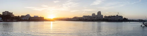 Moderní město panorama v centru Victoria Harbour — Stock fotografie