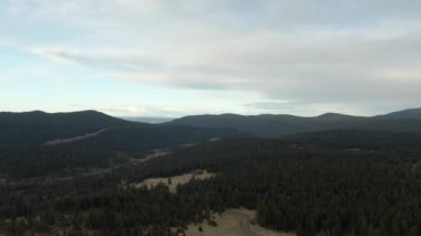 Kanada 'da Havadan Panoramik Göl Görüntüsü.