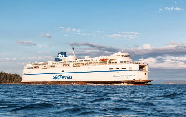 BC Ferries Barco Llegando a la Terminal en Swartz Bay — Foto de Stock