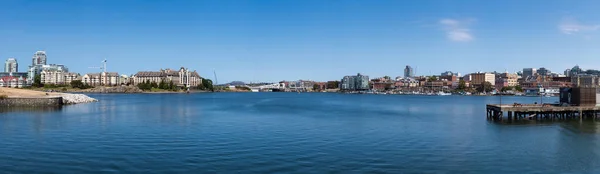 Blick auf den Victoria Harbour in der modernen Innenstadt — Stockfoto