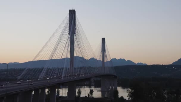 Puente Port Mann sobre el río Fraser. — Vídeos de Stock