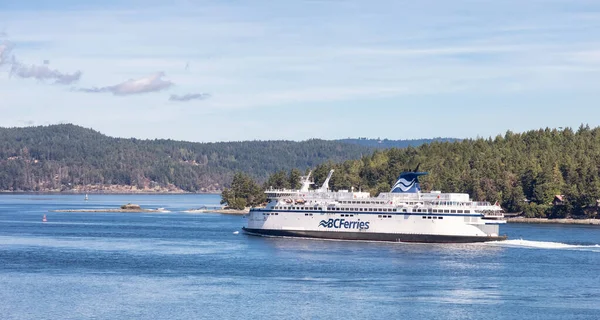 BC Feribot Swartz Körfezi 'ndeki Terminale gidiyor.