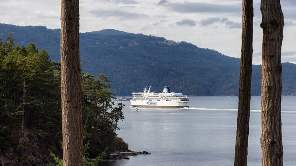 BC Ferries Barco Saliendo de la Terminal en Swartz Bay — Foto de Stock