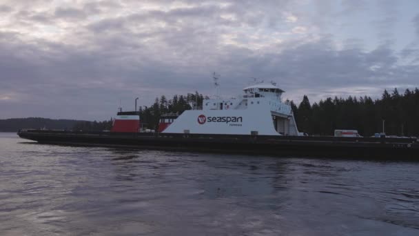 Seaspan Ferries parcheggiata al Swartz Bay Terminal — Video Stock