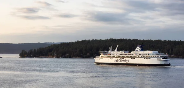 BC Ferries Σκάφος Φεύγοντας από τον Αεροσταθμό στον κόλπο Swartz — Φωτογραφία Αρχείου