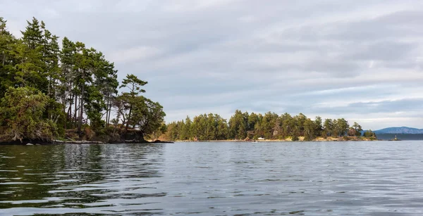 Golfeilanden aan de westkust van de Stille Oceaan. — Stockfoto